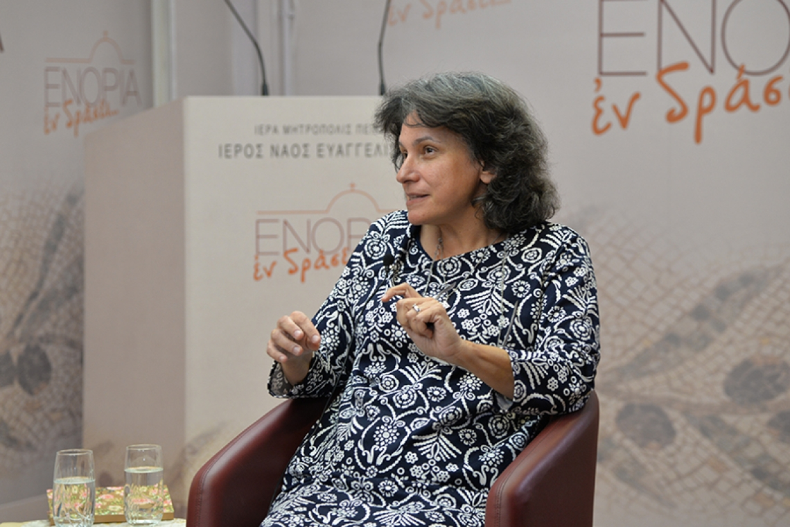 Αποβιβλιοποίηση: Συνέντευξη με την Αδαμαντία Αλατάρη